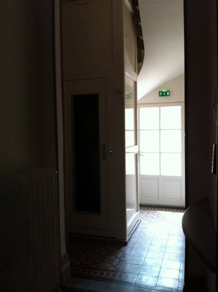 Bureaux équipés avec monte personnes Arcachon
