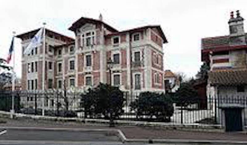 Créer son établissement secondaire à Arcachon